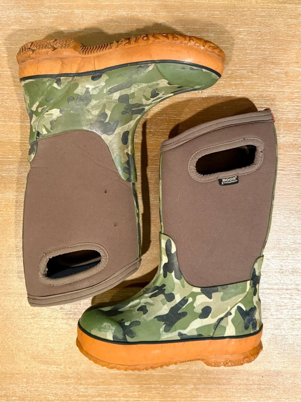 Bogs Kids Classic Boots Insulated Pull On Handle Winter Snow Camo Size 11